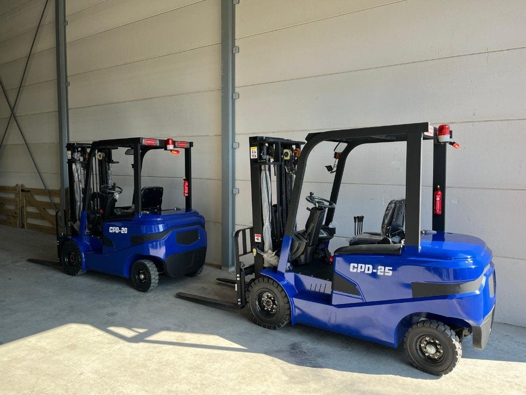 Nieuw Elektrische heftruck Voltforce 2 ton +lepelsversteller, Zakelijke goederen, Machines en Bouw | Heftrucks en Intern transport