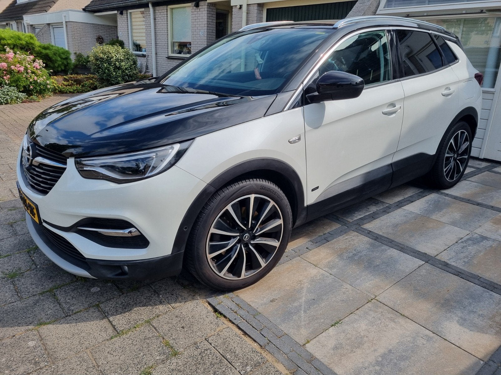 Opel Grandland X Hybrid4 300pk 4x4 Aut Zwart Wit, Auto's, Automaat, 77 km/l, Zwart, Wit