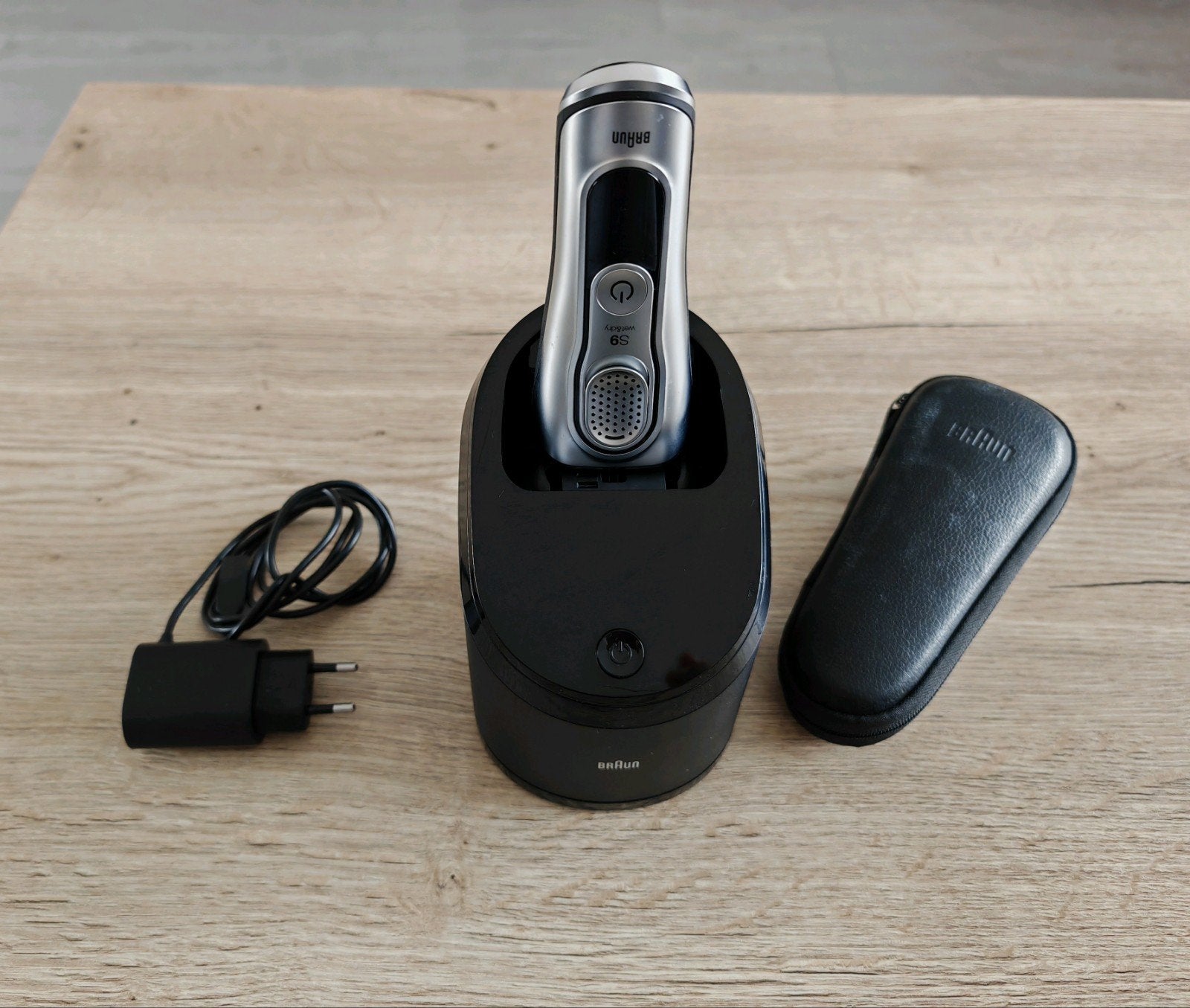 Braun Series 9 Scheerapparaat, Ophalen of Verzenden, Gebruikt, Scheren en Epileren