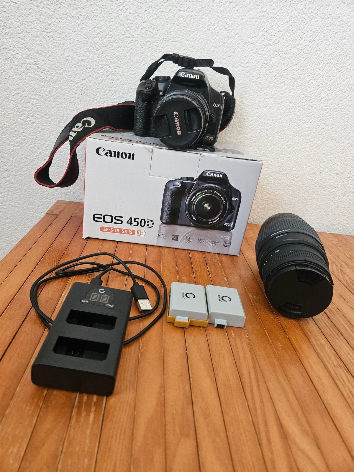 Foto 2 van Canon EOS 450D DSLR Camera