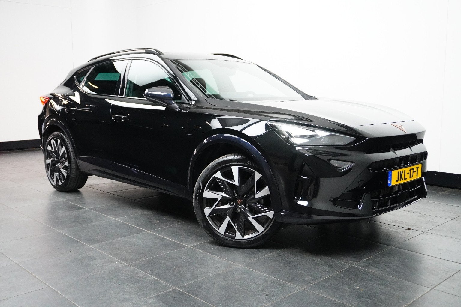 CUPRA Formentor 1.5 e-Hybrid 204PK, Gebruikt, LED verlichting, Zwart, Bedrijf