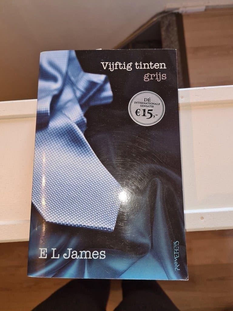 50 tinten grijs, Ophalen of Verzenden, Zo goed als nieuw