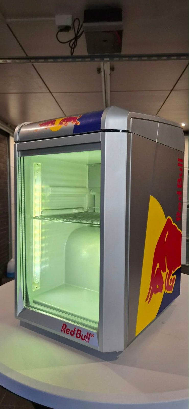 Red Bull mini koelkast - Zo goed als nieuw, Witgoed en Apparatuur, Ophalen, Zonder vriesvak, Energieklasse A of zuiniger, Minder dan 45 cm