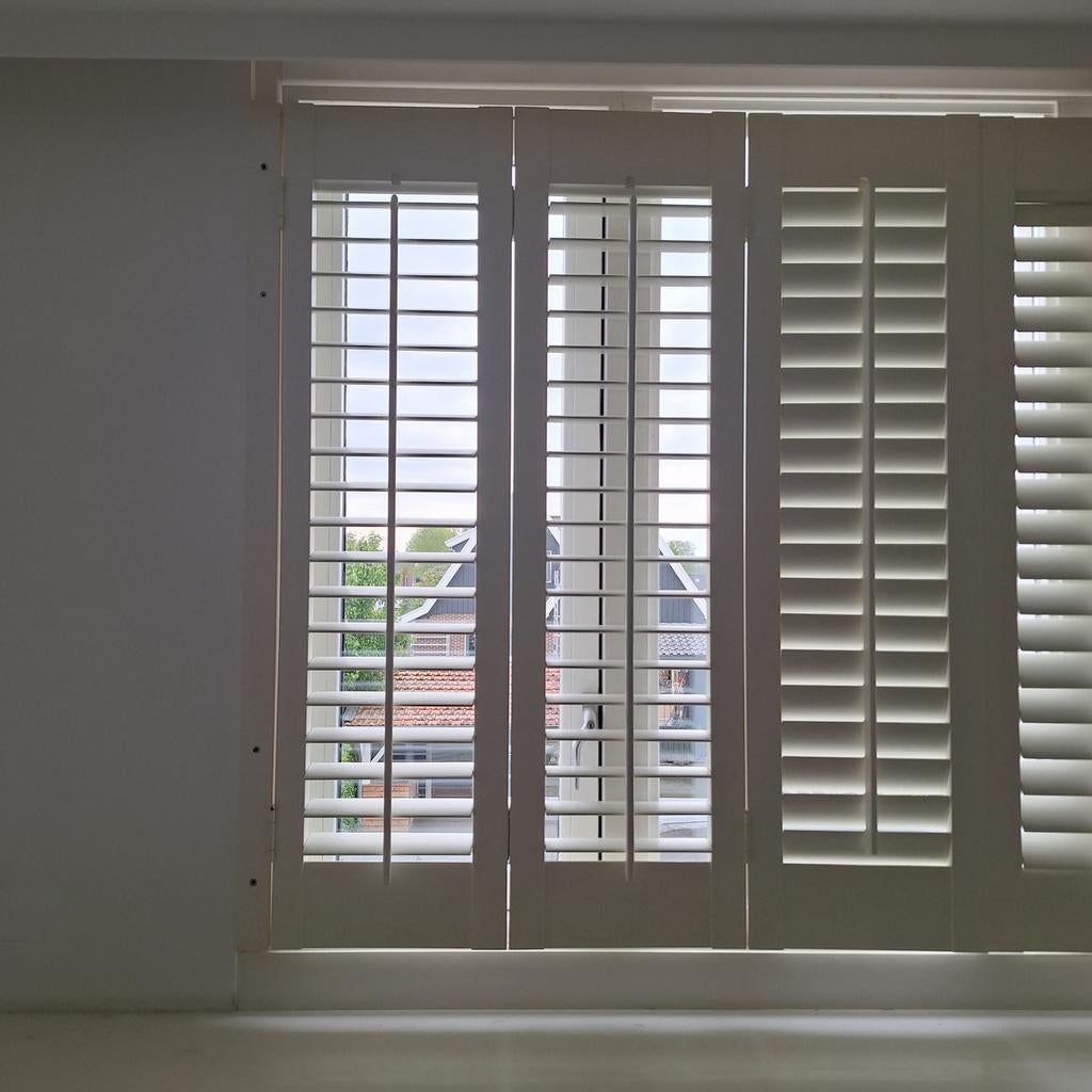Witte houten jaloezieën/shutters voor ramen, Huis en Inrichting, Ophalen, Gebruikt, 100 tot 150 cm, Modern, Klassiek, Landelijk