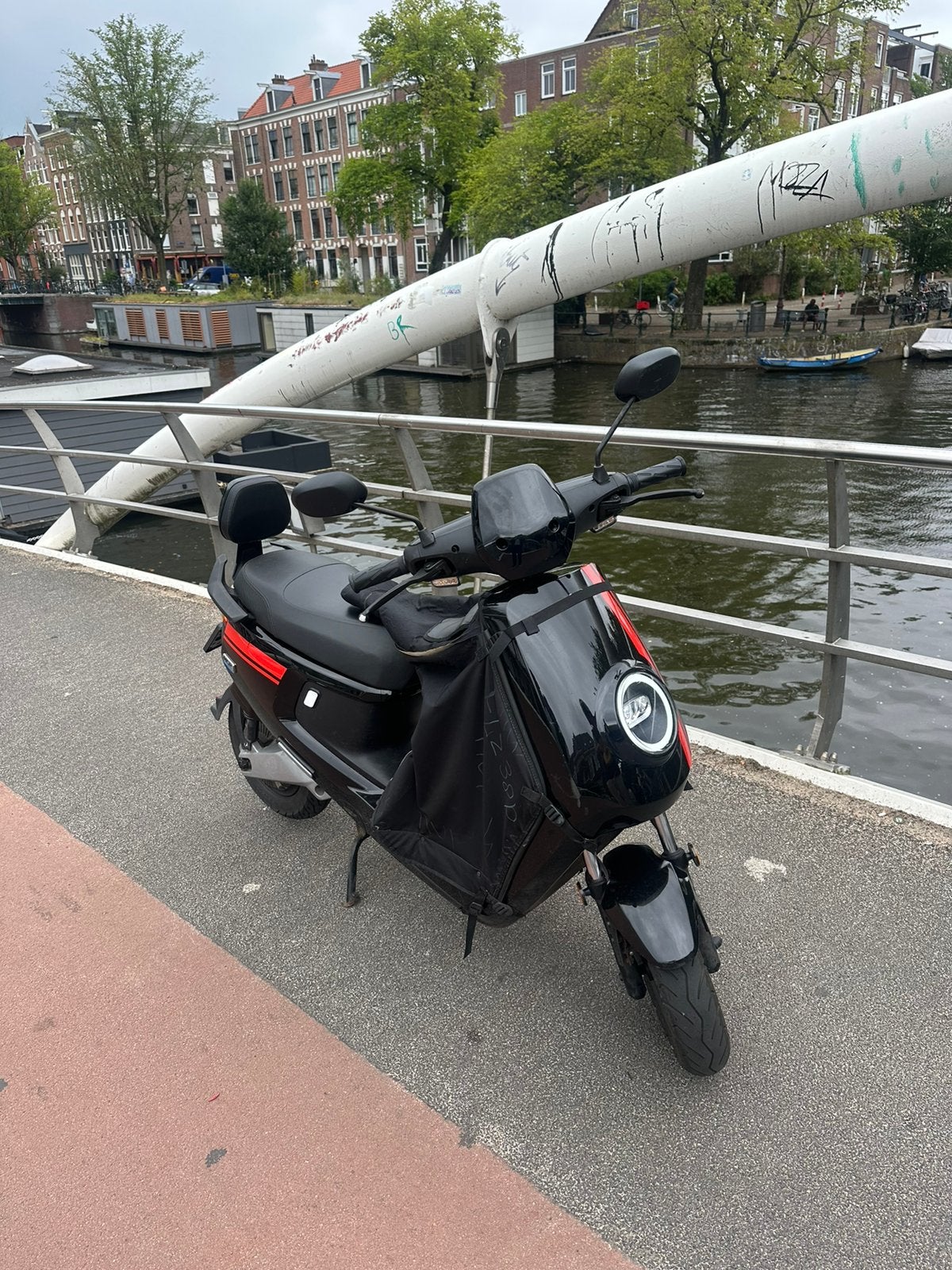 Gloed nieuwe niu scooter - slechts 800km, Ophalen of Verzenden, Zo goed als nieuw, Elektrisch