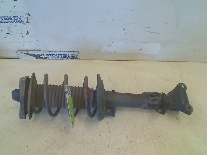 Veerpoot Links Voor Mercedes-Benz C (W204) 2013 A2043201066, Gebruikt, Mercedes-Benz AG, Mercedes-Benz, Mercedesstraße 120, Stuttgart 70372, , Duitsland