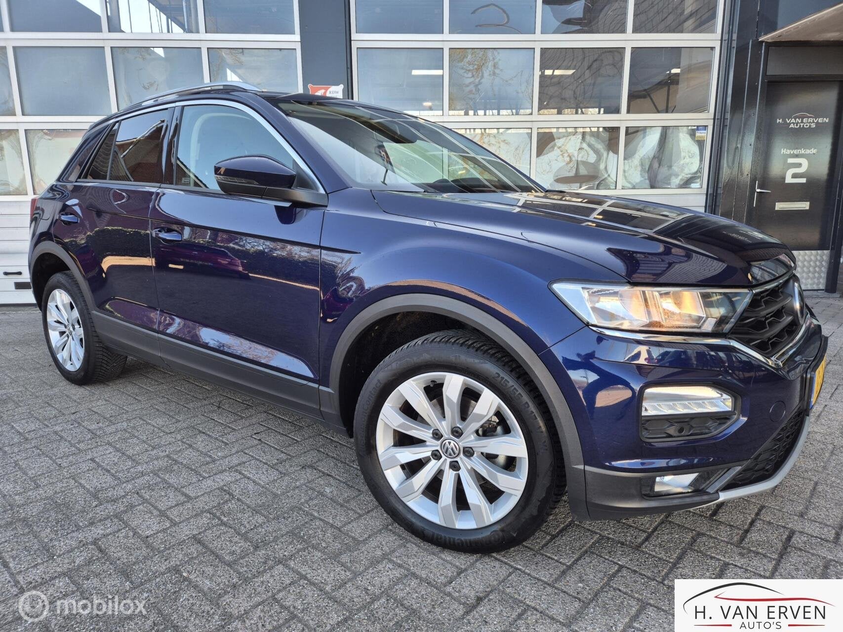 Volkswagen T-Roc 1.0 TSI Style APPLE CARPLAY 17" PDC NAP, Auto's, Volkswagen, Voorwielaandrijving, Euro 6, Blauw, 116 pk