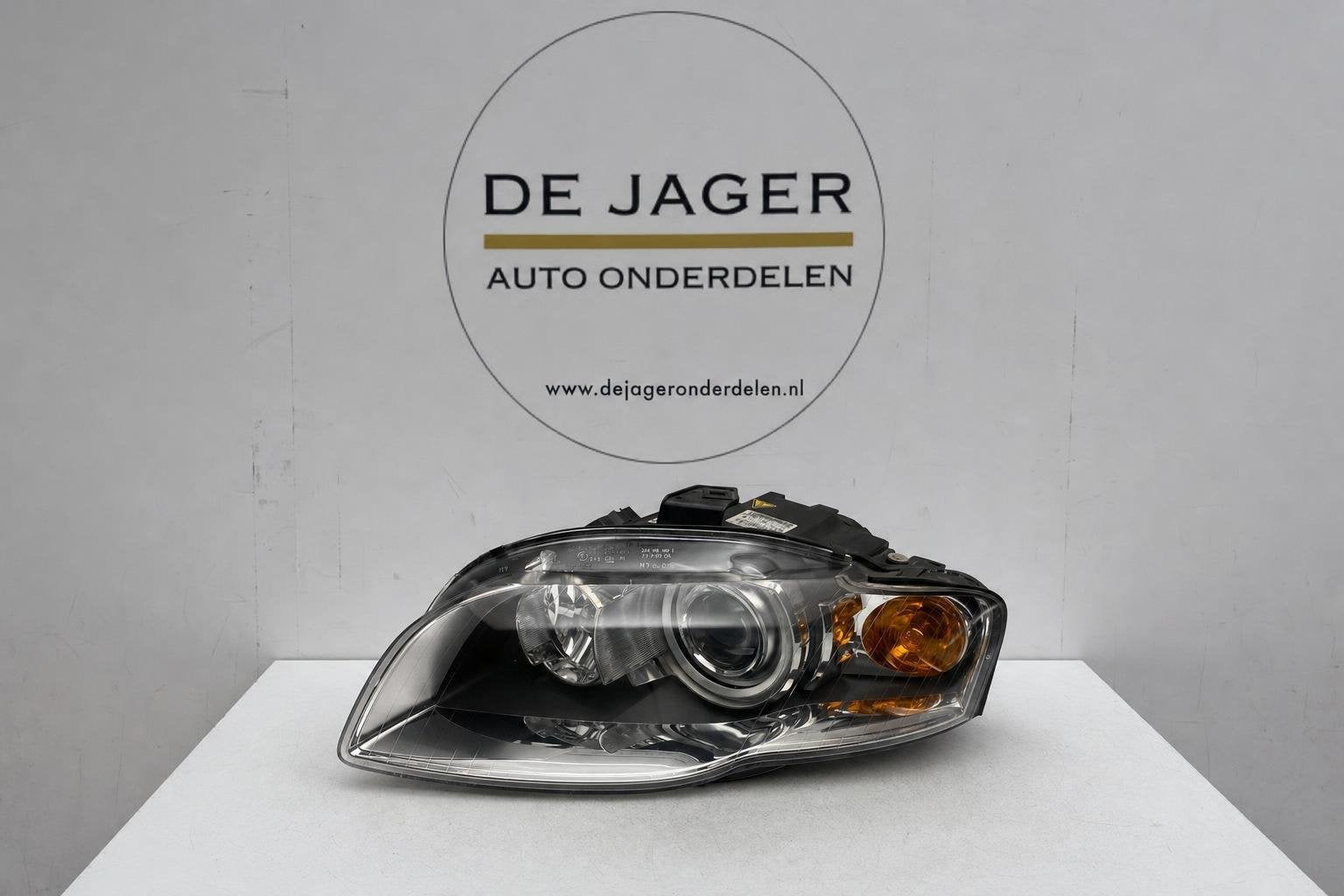 Audi A4 S4 B7 Bi-Xenon koplamp links 8E0941029AS, Auto-onderdelen, Gebruikt, AUDI AG, Auto-Union-Strasse 1
85045  Ingolstadt, DE
