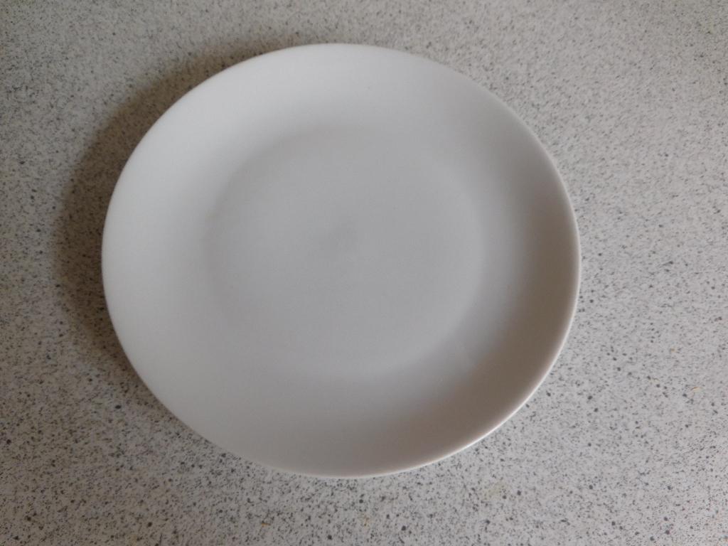 Bord 19 cm. Wit Arzberg, Ophalen of Verzenden, Zo goed als nieuw, Bord(en), Effen