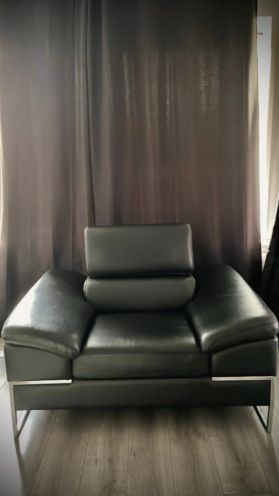 Luxe zwarte design fauteuil met verstelbare hoofdsteun, Ophalen, Minder dan 75 cm, Zo goed als nieuw, Leer