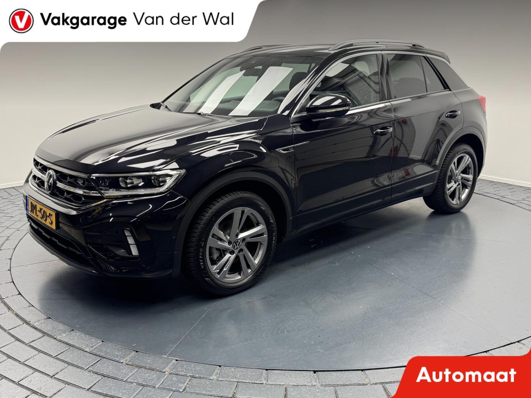 Volkswagen T-Roc 1.5 TSI DSG R-Line Afn.Trekhaak-Navigatie-A, 4 cilinders, Zwart, Bedrijf, SUV of Terreinwagen