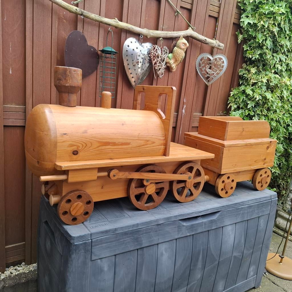Groot grenen Locomotief met wagen;115 lang., Ophalen