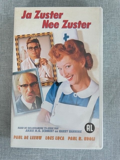 Videoband Ja Zuster Nee Zuster, Alle leeftijden, Nieuw in verpakking, Ophalen of Verzenden, Nederlands
