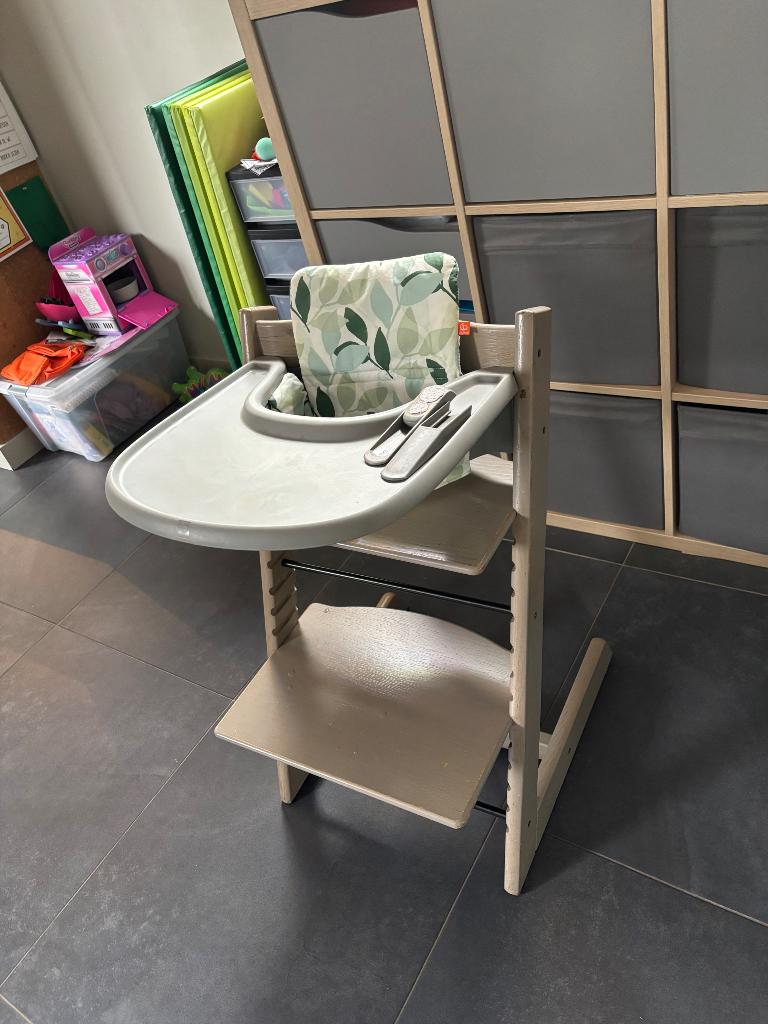 Stokke Tripp Trapp € 60,-, Kinderen en Baby's, Kinderstoelen, Ophalen, Gebruikt, Meegroeistoel, Afneembaar eetblad