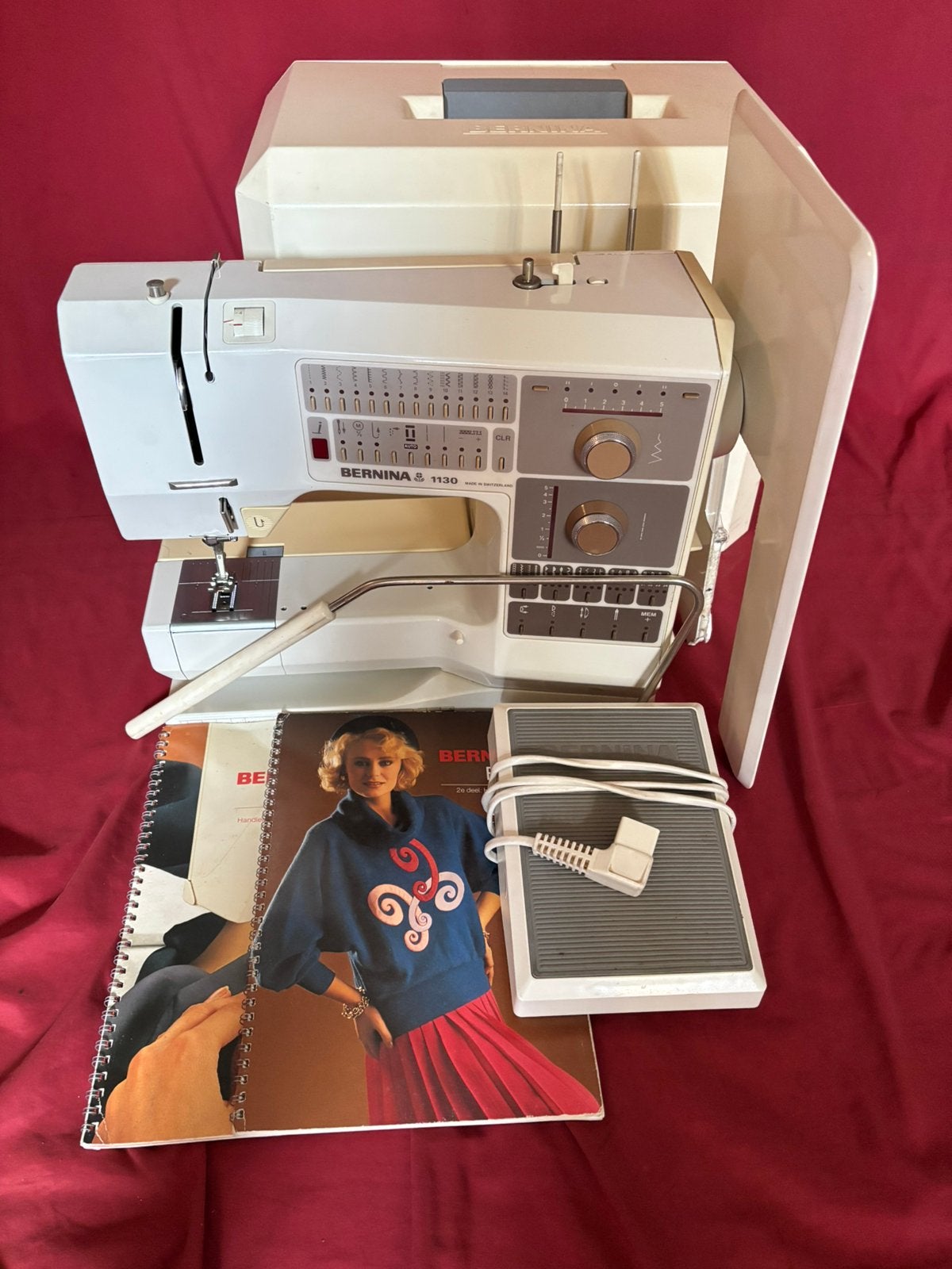 Computer gestuurde vr arm Bernina 1130 in compl zgan staat, Hobby en Vrije tijd, Naaimachines en Toebehoren, Ophalen of Verzenden