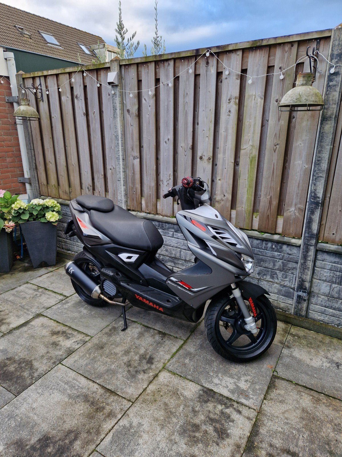 yamaha aerox 4t watergekoeld 2018 !!!, Fietsen en Brommers, Aerox, Maximaal 45 km/u, Ophalen of Verzenden, Zo goed als nieuw