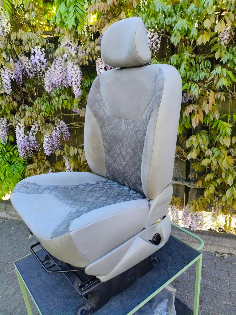 Opel Vivaro Bestuurdersstoel / Renault trafic, Ophalen, Gebruikt, Opel
