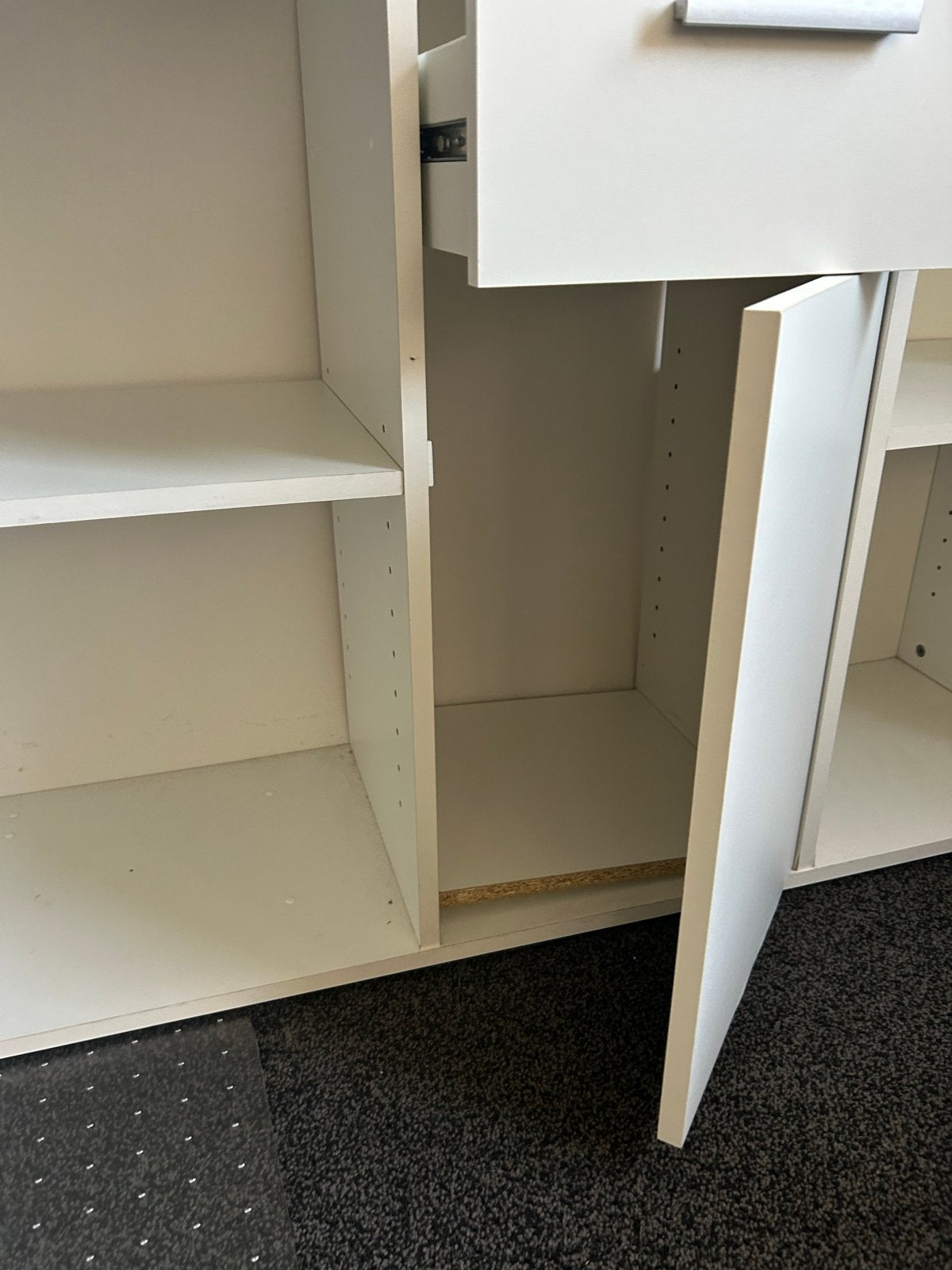 Mooi bureau met IKEA stoel in goede staat, Ophalen, Met wielen, Zo goed als nieuw, IKEA