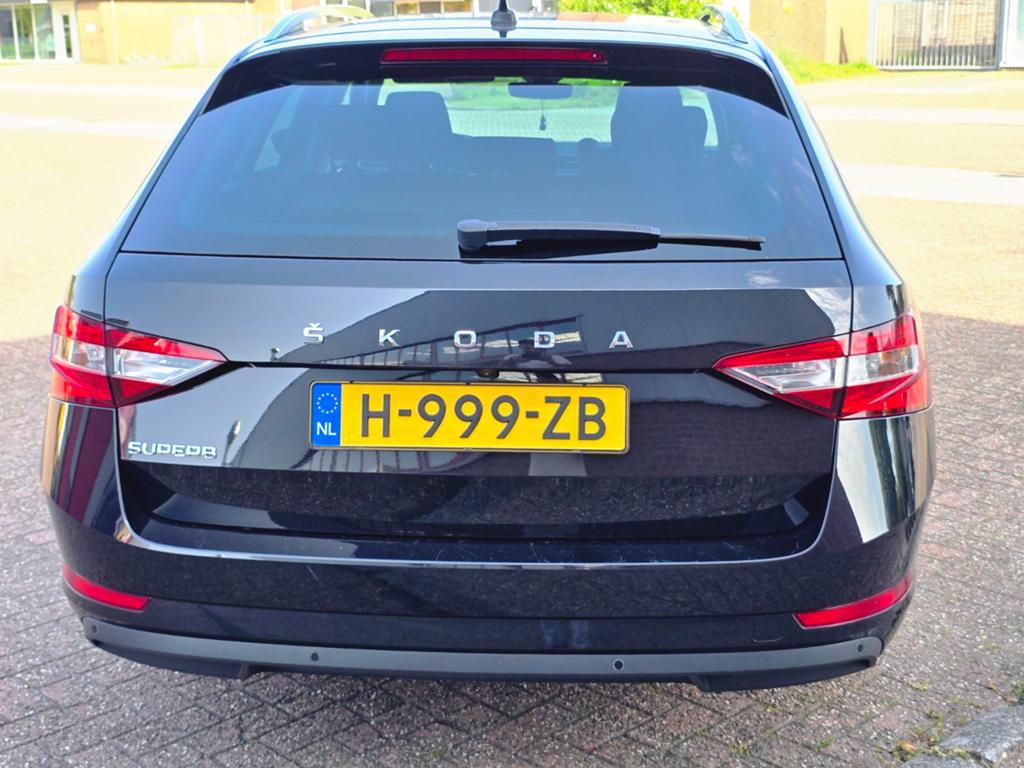Skoda Superb 1.5 TSI Greentech ACT 150pk Dsg-7 2020 Zwart, Stof, 1498 cc, 4 cilinders, Zwart