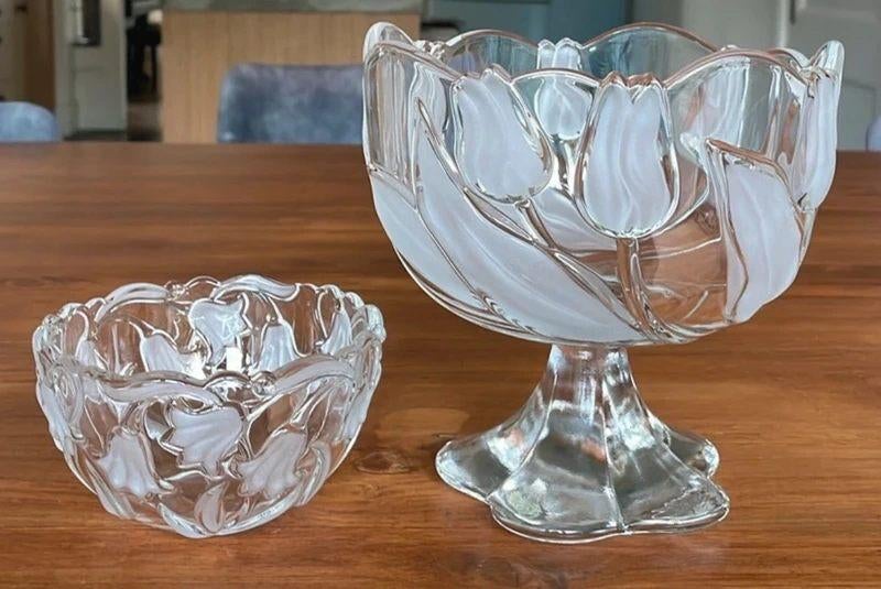 Walther glas grote voetschaal en kom bloemen, Huis en Inrichting, Keuken | Servies, Ophalen of Verzenden, Kom(men), Overige stijlen