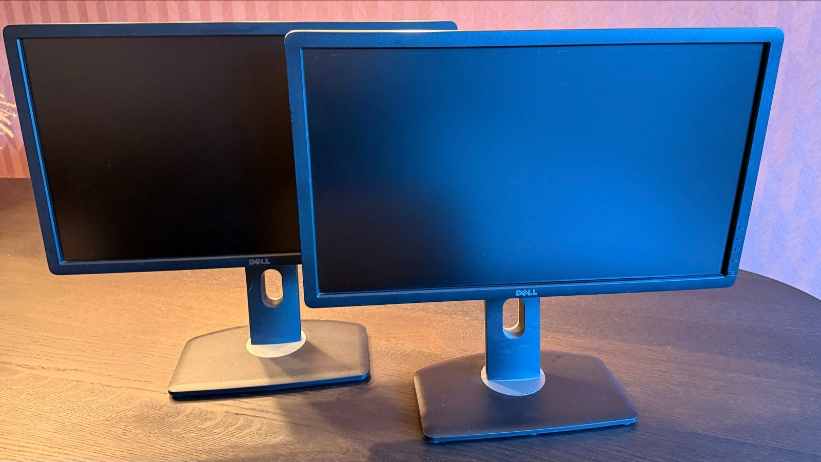 Dell monitoren in perfecte staat met kabel naar keuze, Computers en Software, Ophalen, IPS, In hoogte verstelbaar, Full HD