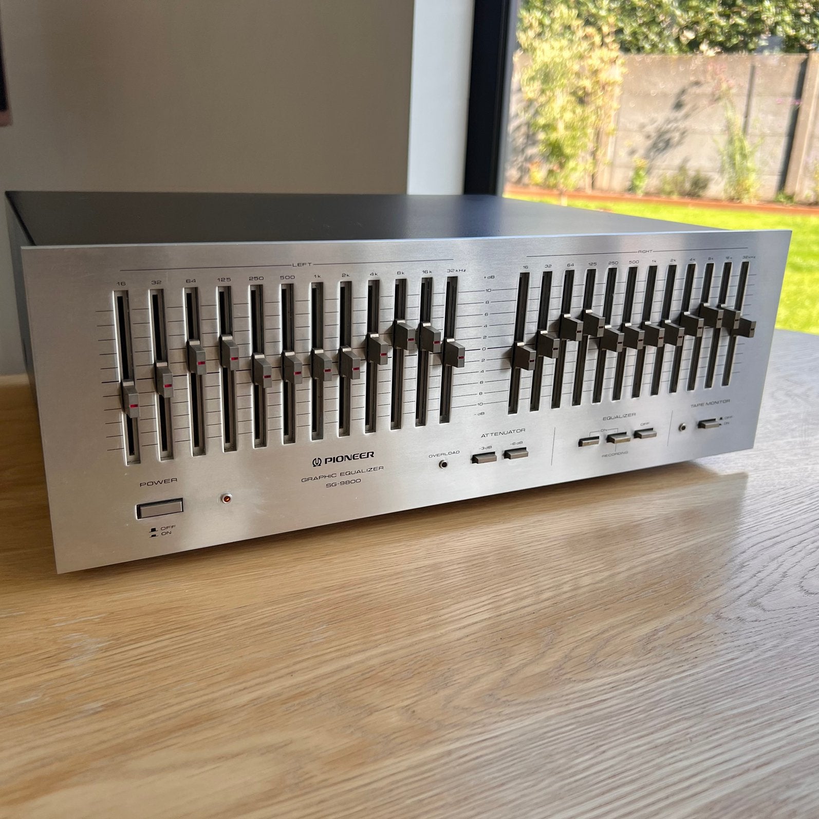 Pioneer SG 9800 Equalizer, Ophalen, Zo goed als nieuw, Pioneer, 120 watt of meer