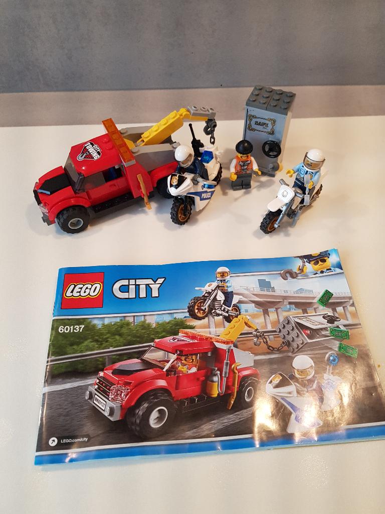 Lego 60137 - Tow Truck Trouble, Compleet, Lego, Ophalen of Verzenden, Complete set