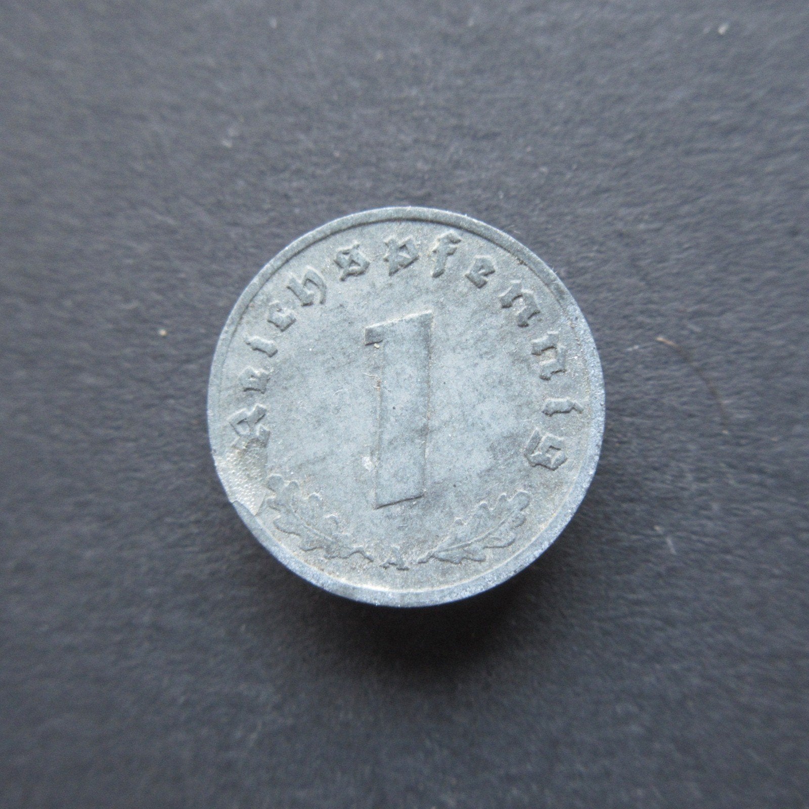 1 Pfennig 1942 A Duitsland km#97 Zink WW2 (02)
€ 1,00, Verzamelen, Verzenden, Overige soorten, Duitsland, Overige typen