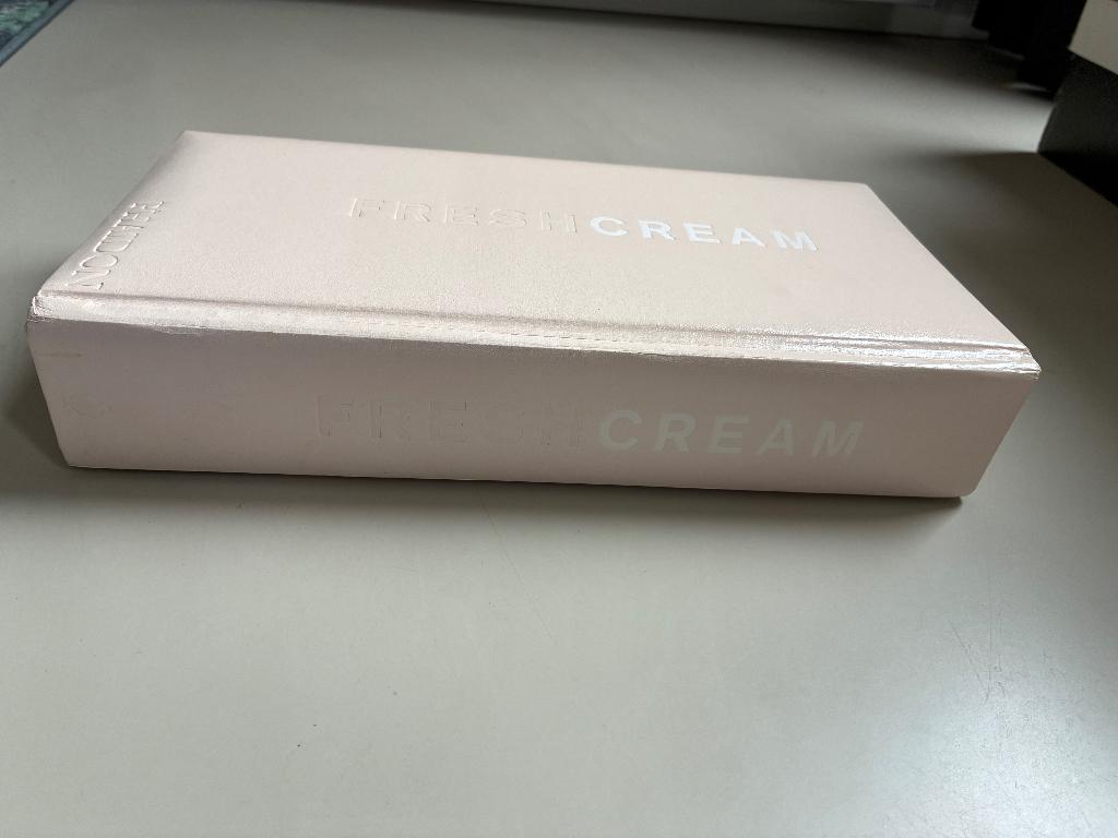 FRESH CREAM Contemporary Art in Culture (Engelstalig), Boeken, Ophalen of Verzenden, Zo goed als nieuw, Overige onderwerpen