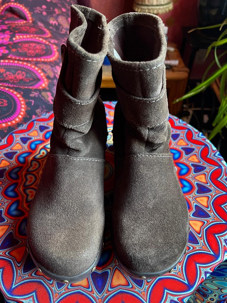 Leuke echt leren lichtgewicht Crocs laarzen 36 nu 49,99€, Bruin, Lage of Enkellaarzen, Ophalen of Verzenden, Zo goed als nieuw