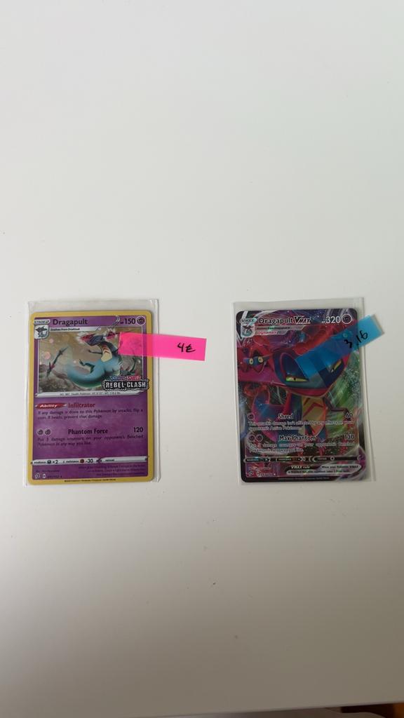 Dragapult en Dragapult VMAX Pokémon kaarten, Ophalen of Verzenden, Zo goed als nieuw, Meerdere kaarten