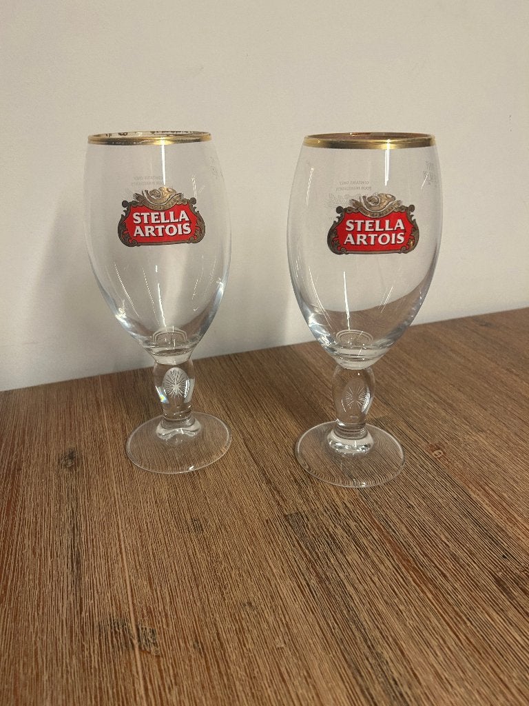 2x  Stella Artois bier glas  met gouden rand, Verzamelen, Biermerken, Ophalen of Verzenden, Gebruikt, Glas of Glazen, Stella Artois