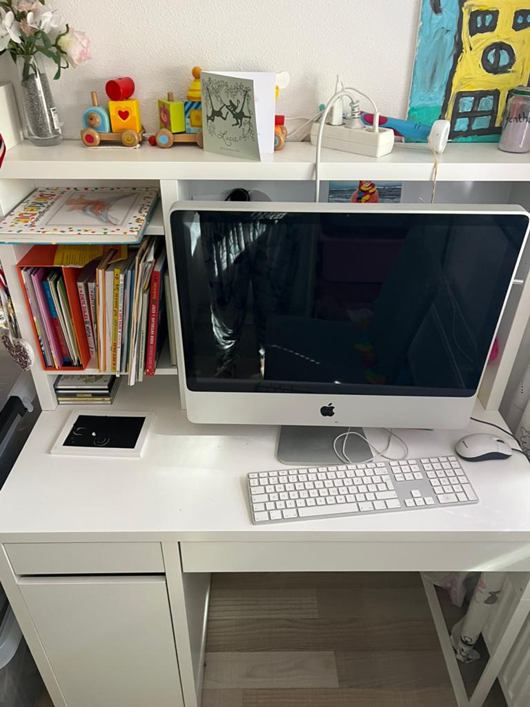 Bureau, Huis en Inrichting, Bureaus, Gebruikt, Schoolbureau, IKEA, Overige materialen