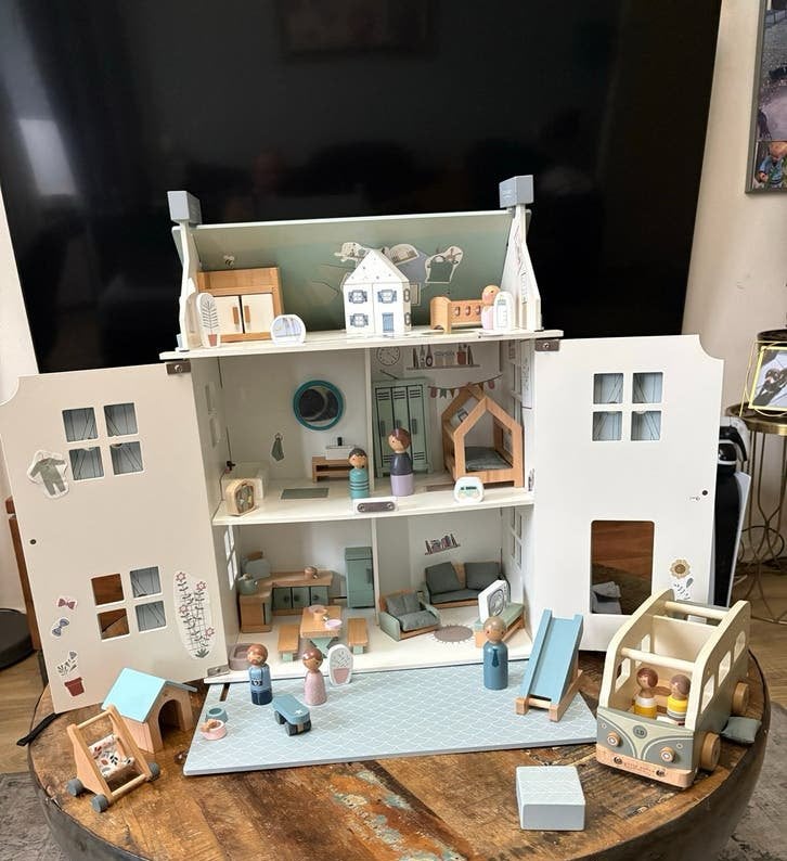 Little Dutch poppenhuis – Helemaal compleet + Vakantiebus!, Kinderen en Baby's, Ophalen, Zo goed als nieuw, Poppenhuis
