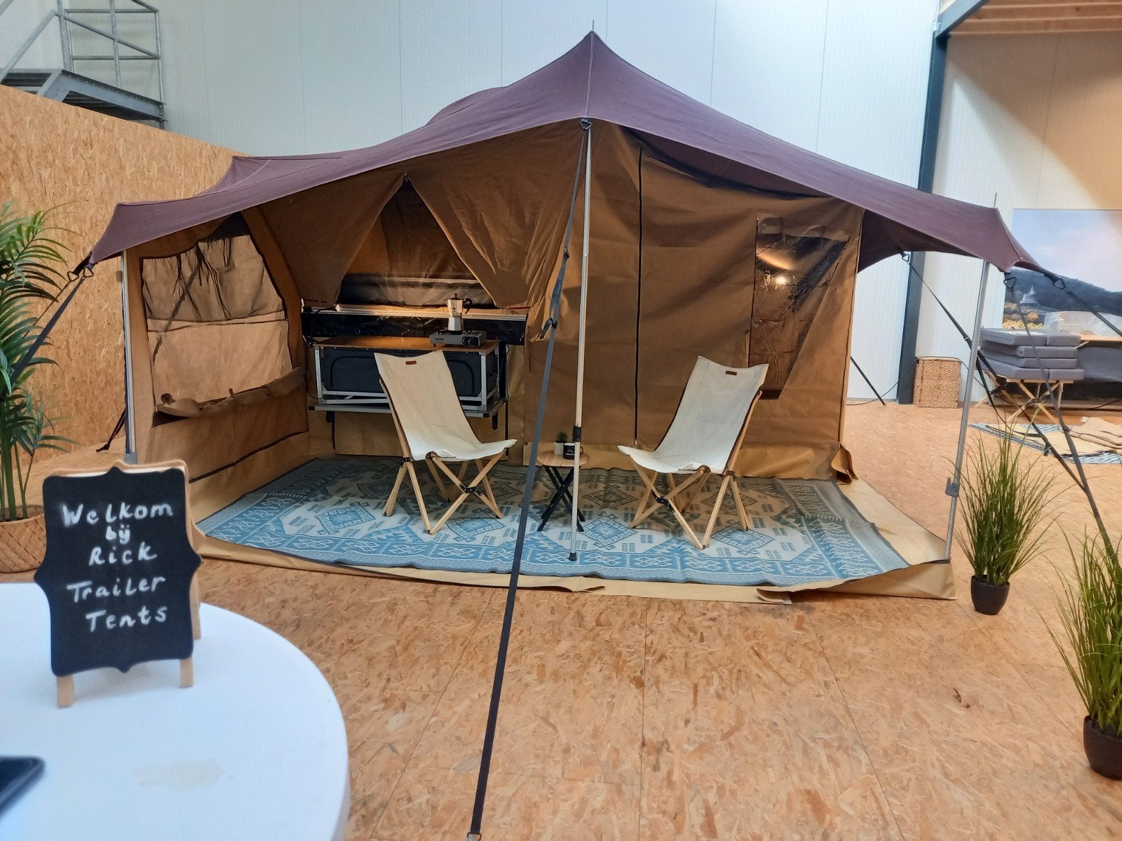 Campooz La Luna, 2025, slechts 1.5 week gebruikt, topstaat, Caravans en Kamperen, Ophalen, Tot en met 4