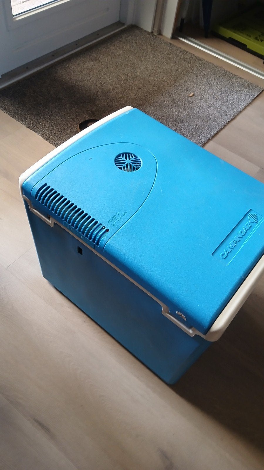Elektrische koelbox 12V met koelelementen, Ophalen