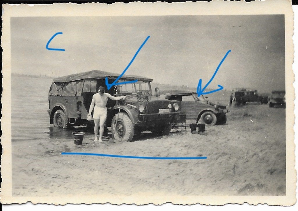 Foto VW Kübelwagen Einheits PKW wassen, Verzamelen, Militaria | Tweede Wereldoorlog, Verzenden, Landmacht, Duitsland, Foto of Poster