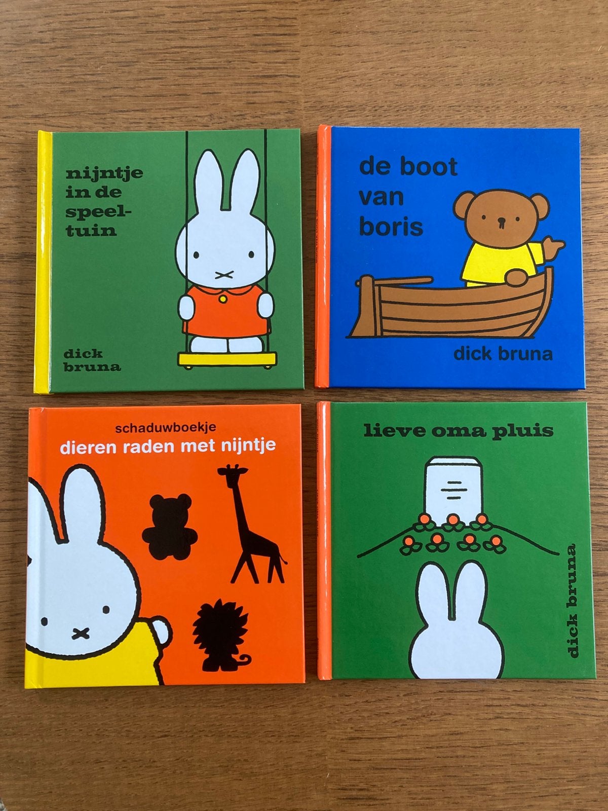 Dick Bruna, vier boekjes., Ophalen of Verzenden, Zo goed als nieuw