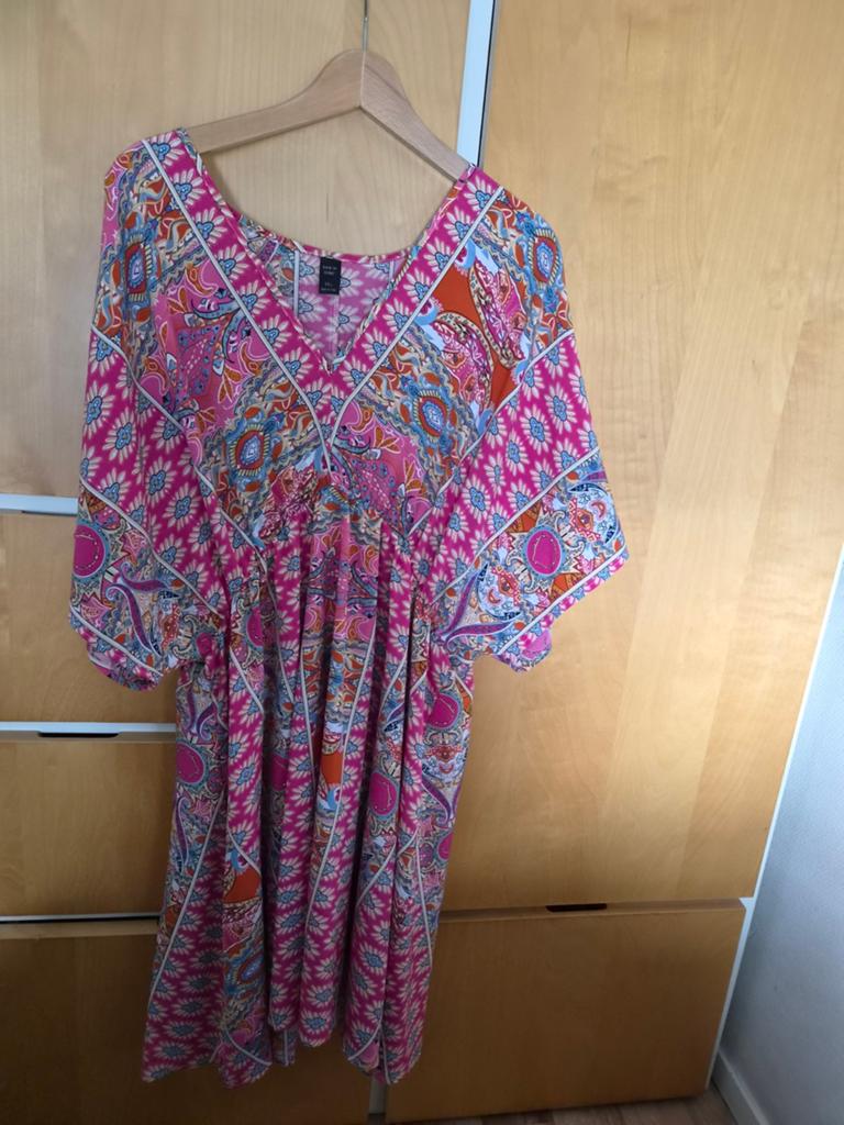 Shein Curve Kaftan Jurk 3XL - Roze met Paisley Print, Maat 46/48 (XL) of groter, Ophalen of Verzenden, Zo goed als nieuw, Knielengte