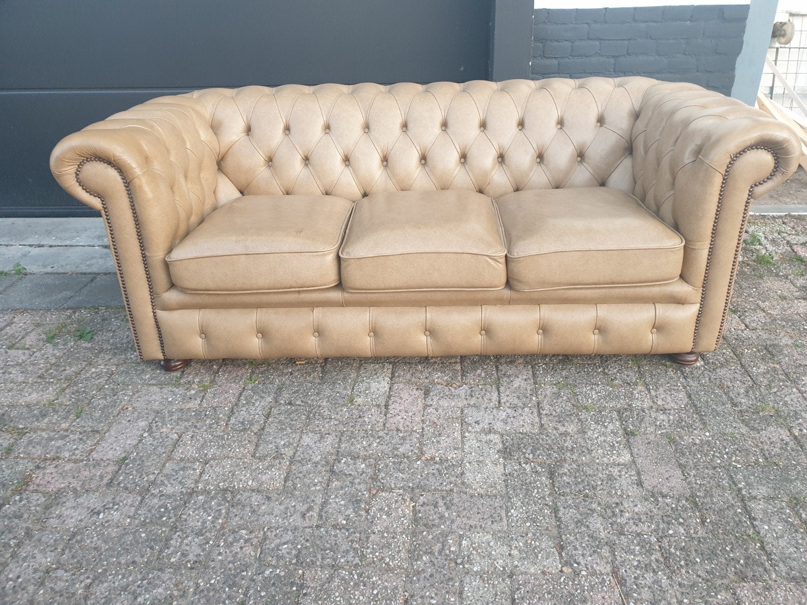 springvale chesterfield lederen 3 zits bank, Ophalen of Verzenden, Gebruikt, 75 tot 100 cm, Tweepersoons