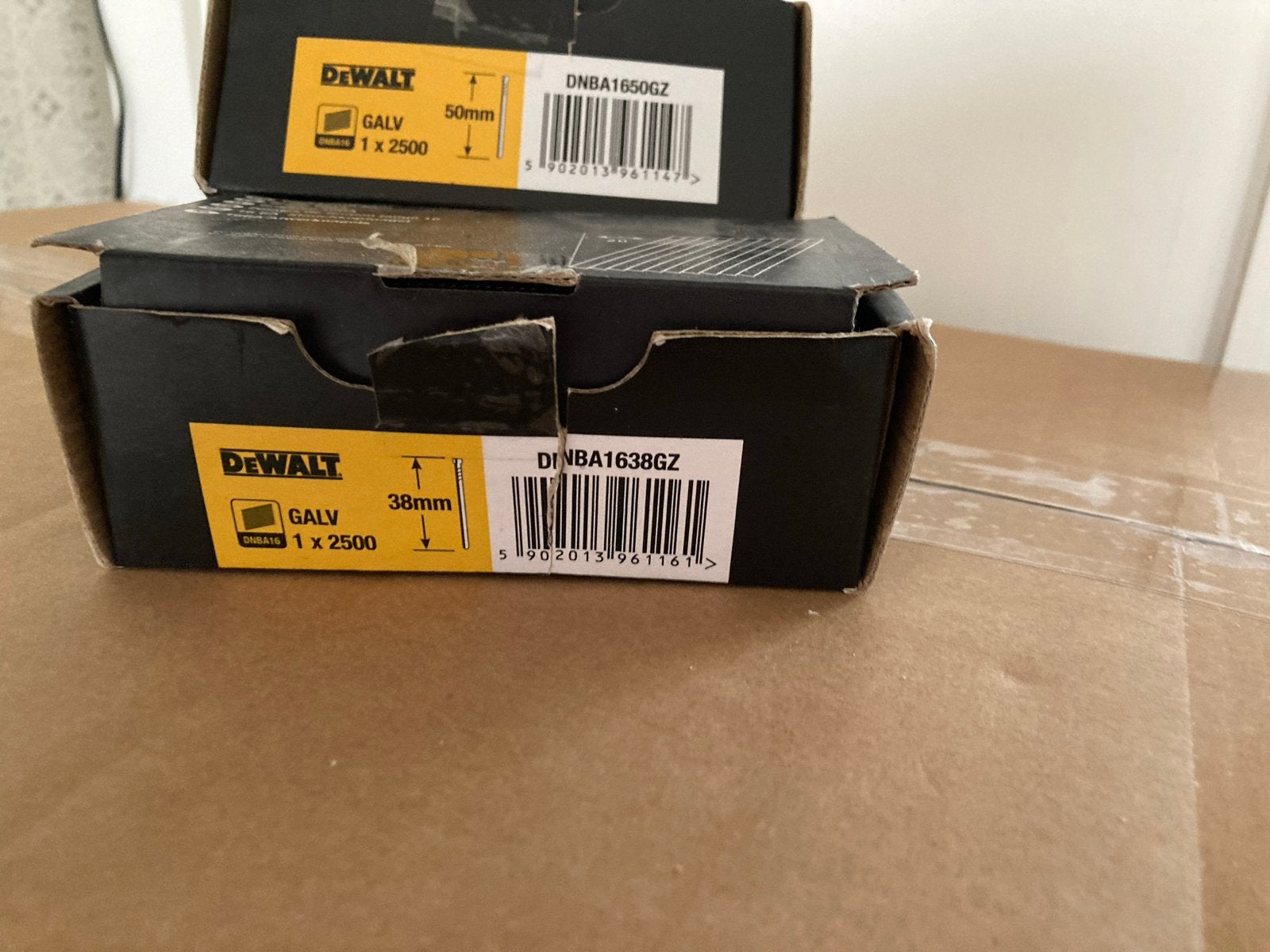 DeWalt gegalvaniseerde afwerknagels 50mm & 38mm (2x2500 st), Ophalen, 50 tot 100 mm, Nieuw, Spijkers