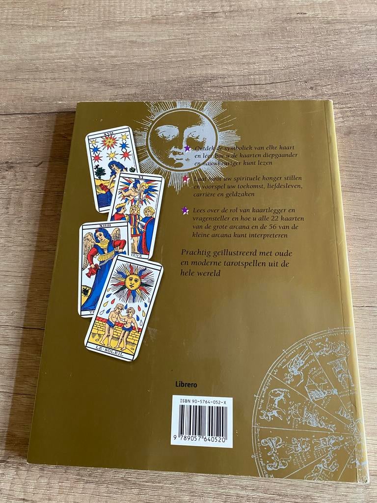 Tarot Ontcijferd: Leer Tarotkaarten Lezen, Ophalen of Verzenden, Zo goed als nieuw, Tarot of Kaarten leggen, Instructieboek