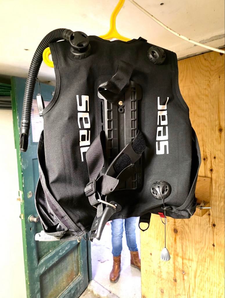 SEAC Duik trimvest maat M - Zo goed als nieuw, Watersport en Boten, Ophalen of Verzenden, Zo goed als nieuw, Trimvest of Wing