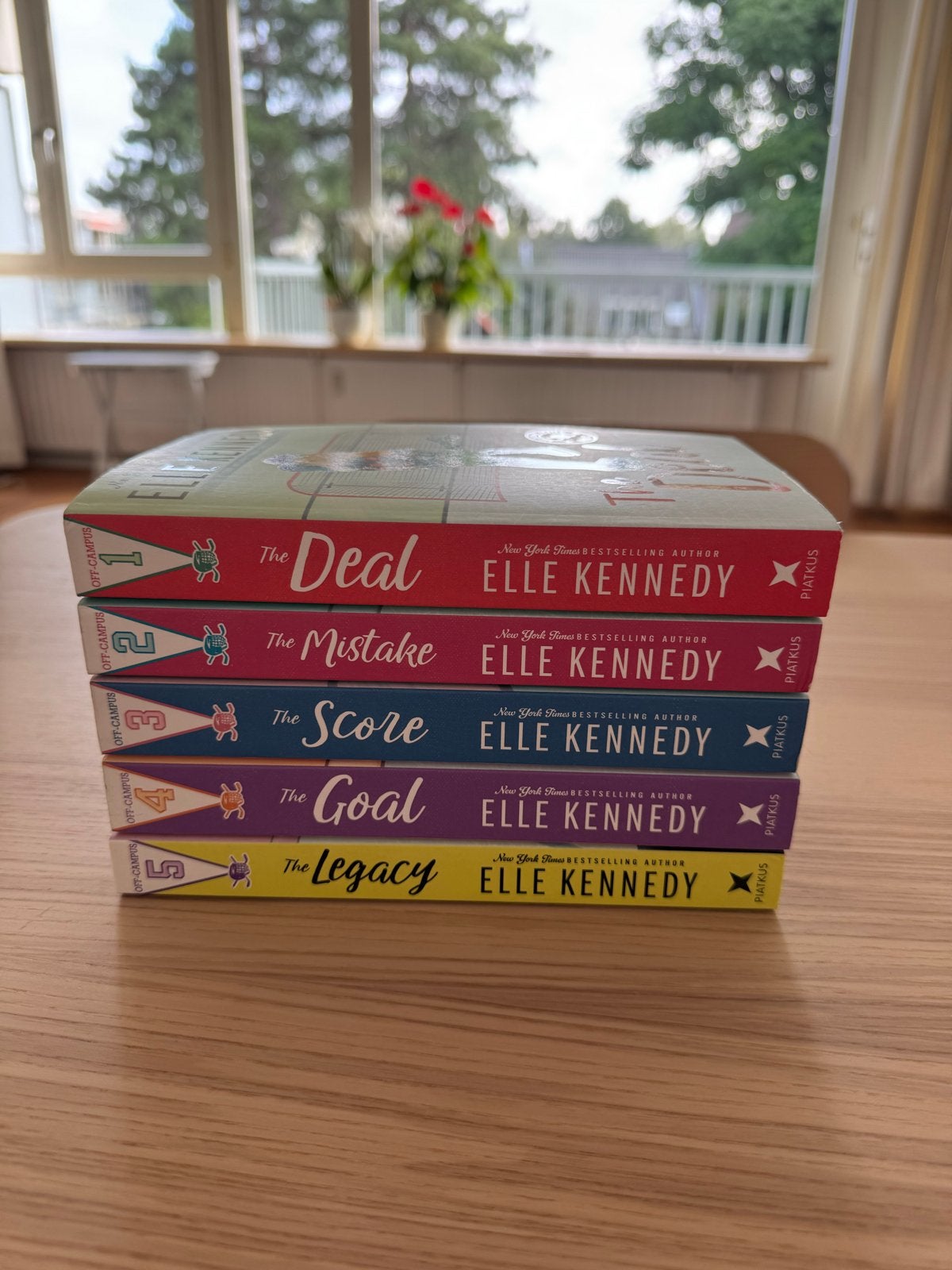 Off-Campus serie – Elle Kennedy – 5 boeken in English, Ophalen of Verzenden, Zo goed als nieuw