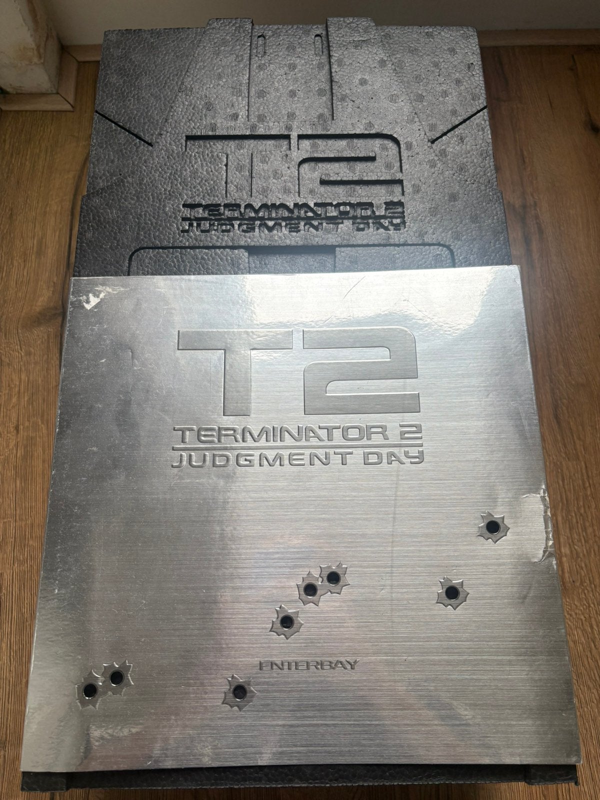 Terminator 2 t-800 battle damaged Enterbay 100% compleet, Ophalen, Zo goed als nieuw