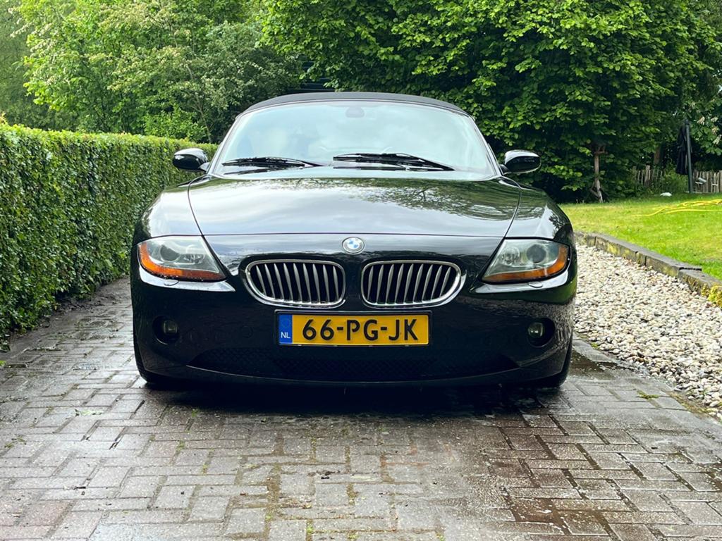 BMW Z4 3.0 I Roadster AUT 2004 Zwart, Auto's, Automaat, Achterwielaandrijving, Cabriolet, Zwart