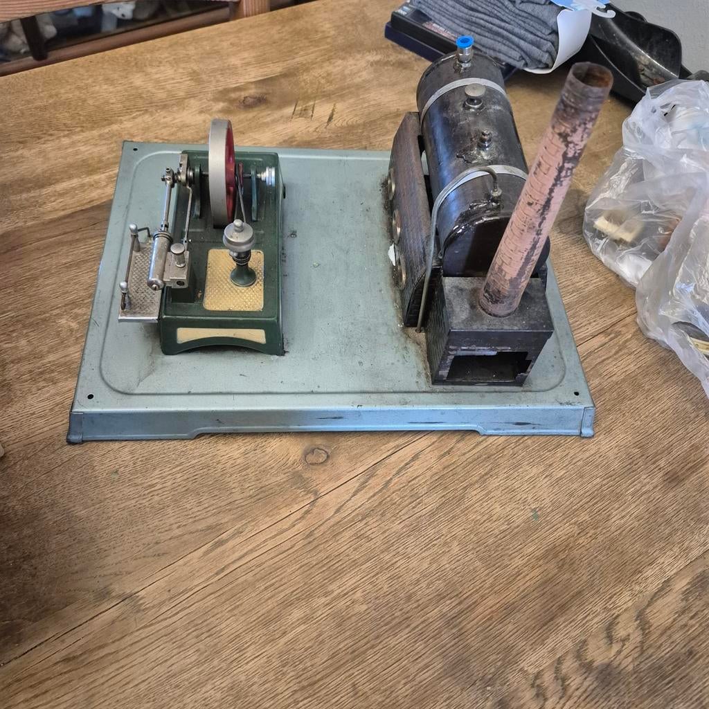Antieke stoommachine model met vliegwiel, Ophalen, Gebruikt
