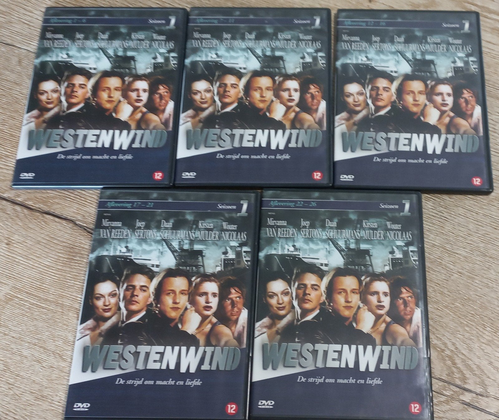 Westenwind Seizoen 1 DVD Boxset - Aflevering 1-26, Cd's en Dvd's, Seizoen 1, Drama, Zo goed als nieuw, Vanaf 12 jaar