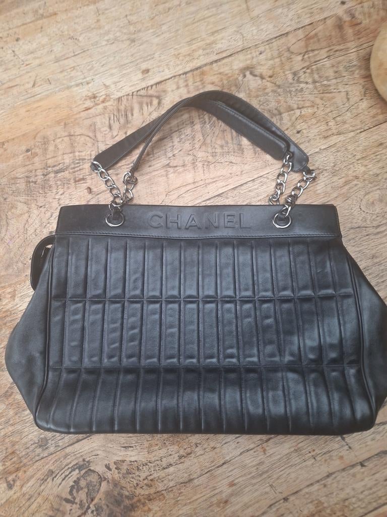 Chanel-vertical quilted Lax Tod-Tod bag., Sieraden, Tassen en Uiterlijk, Tassen | Damestassen, Ophalen of Verzenden, Zwart