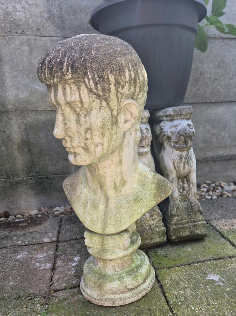 Beeld buste beton, Ophalen